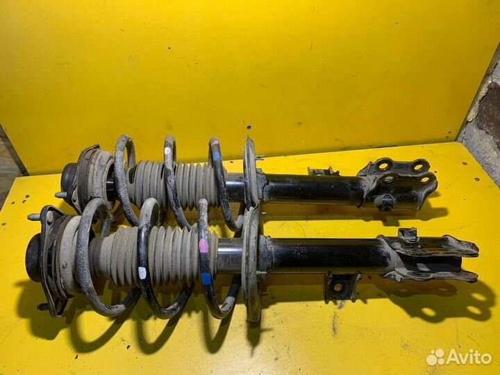 Стойка передняя в сборе Hyundai ix35 2010-2015