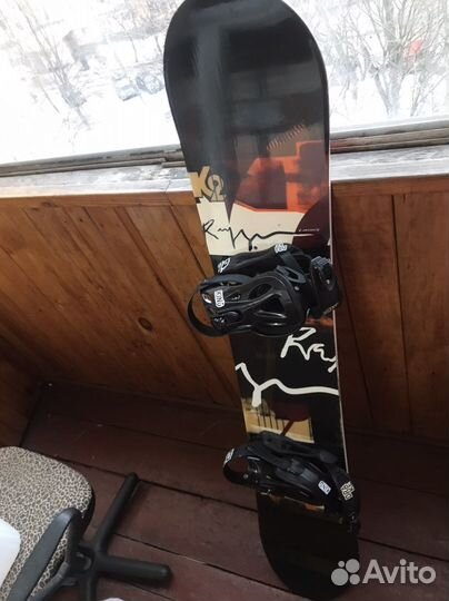 Сноуборд с креплениями 155