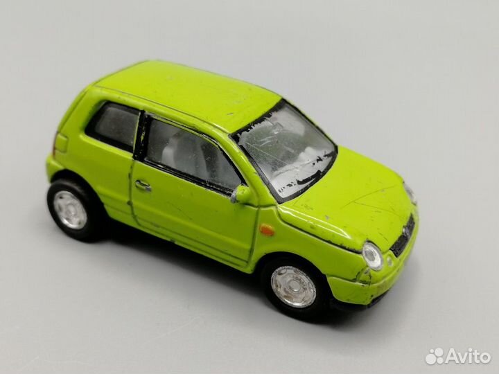 Модель Volkswagen lupo инерционная Kinsmart 1:56