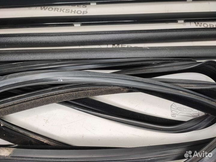 Молдинги боковых стёкол W203 coupe