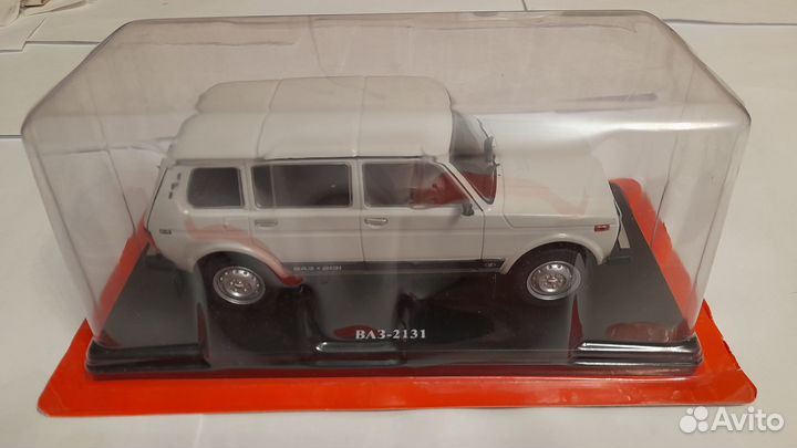 1/24Легендпрные советские автомобили