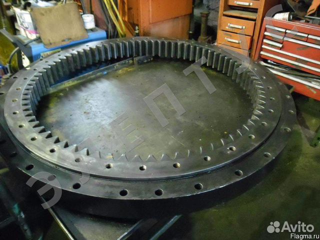 Опорно-поворотный круг JCB220, JRB0017