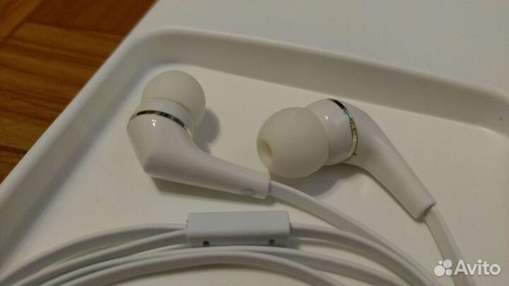 Наушники lenovo