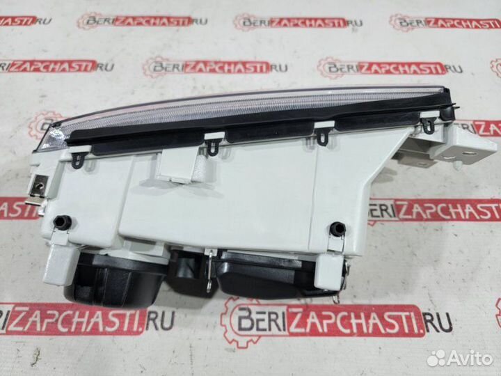 Фара передняя левая Skoda Octavia A4