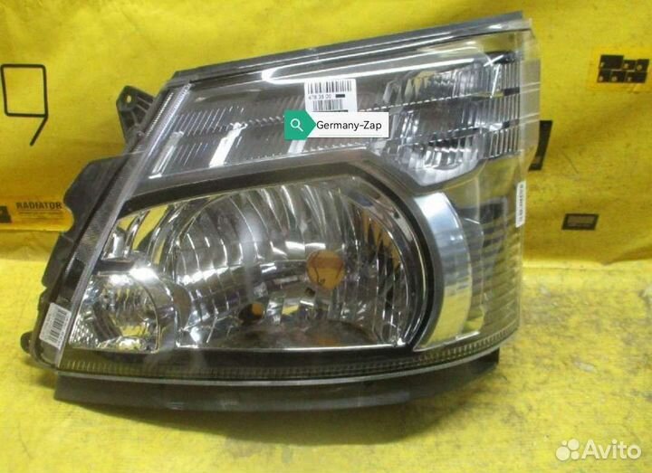 Фара левая Toyota Dyna XZV700