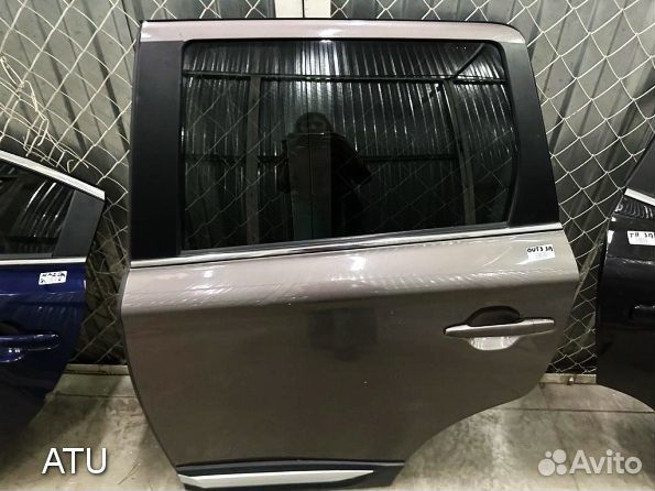 Левая дверь задняя Mitsubishi Outlander 3