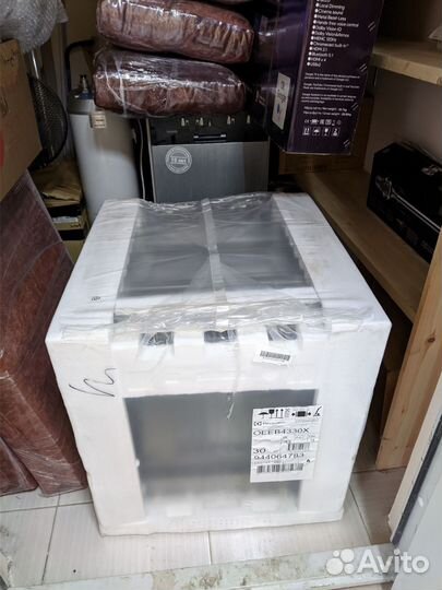 Духовой шкаф Electrolux oeeb4330X