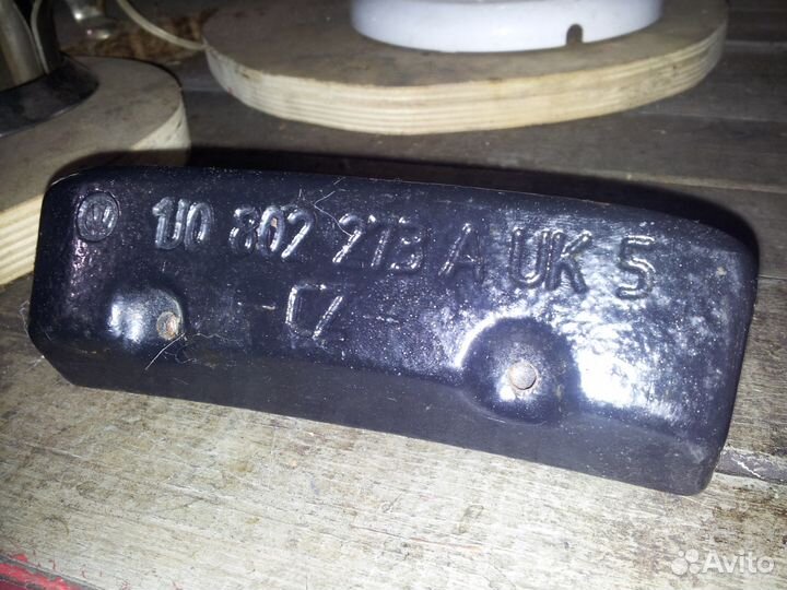 Инерционный Демпфер 1J0 802 273 A на Гольф-4