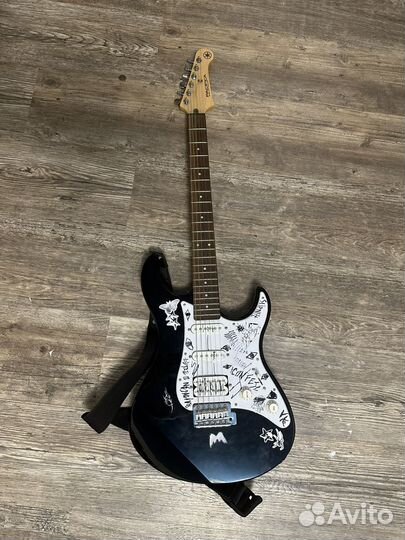 Электрогитара