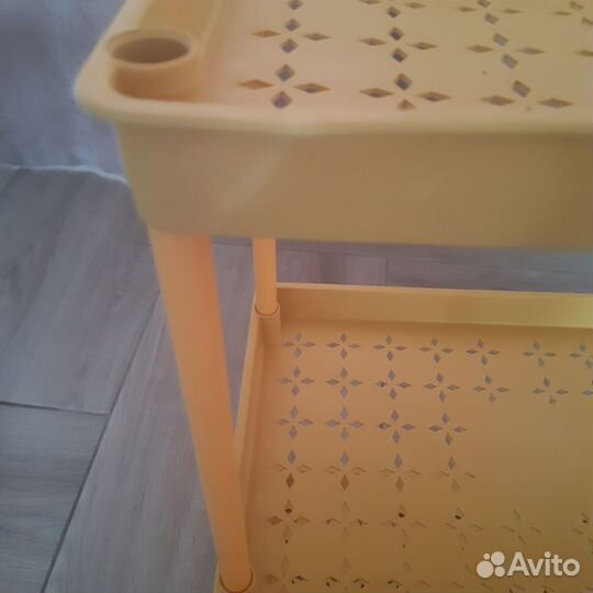 Полочка на колесиках