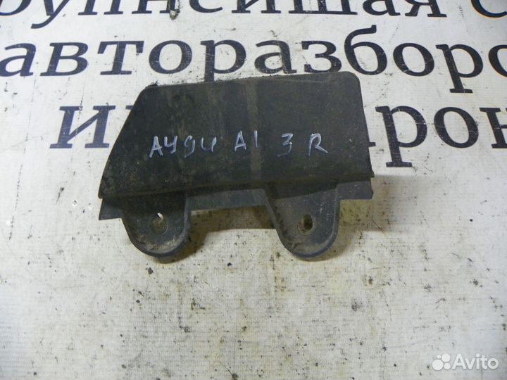 Брызговик задний правый Audi A1