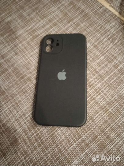 Чехлы на телефон iPhone 12