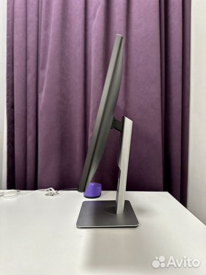 Монитор Dell 27