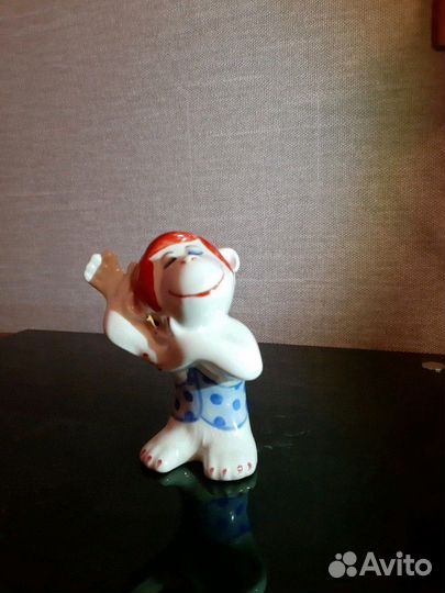 Статуэтка фарфоровая обезьянка
