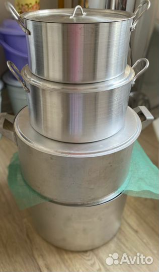 Набор посуды кастрюли(8л,5л-2000,20 и 10л по 3000)