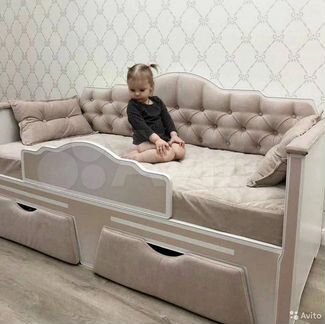 Детская кровать диван с каретной стяжкой