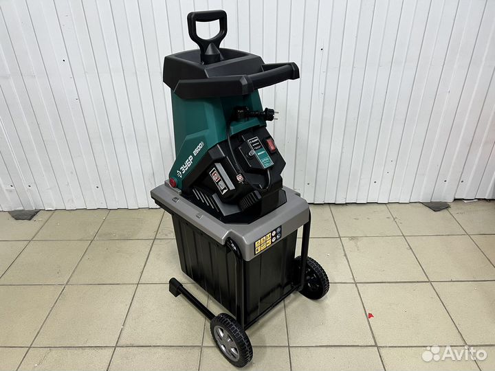 Измельчитель веток садовый