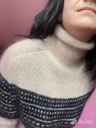 Свитер оверсайз с горлом