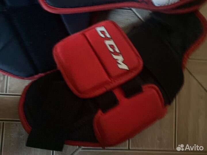 Вратарский нагрудник ccm на 6-8 лет