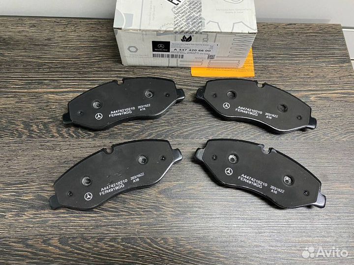 Колодки тормозные передние W447 Mercedes-Benz