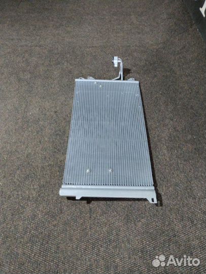 Радиатор кондиционера Audi Q7 2005
