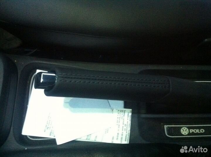 VW polo sedan кожаный ручник с хромированной кнопк