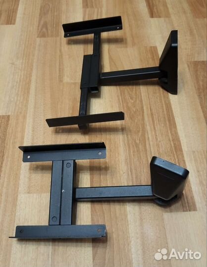 Haстенныe кpонштейны для полочных AC