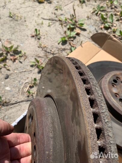 Передние Тормозные диски Toyota Celsior UCF20