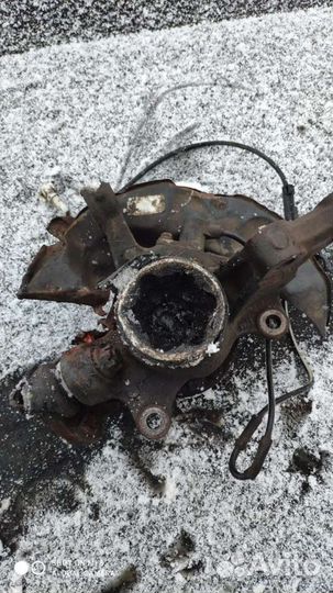 Toyota corolla 120 поворотный кулак перед левый