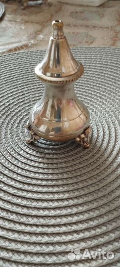 Старинный набор для специй. Солонка и перечница