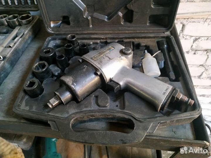 Гараж на час 24на7/Автоподъемник с инструментом