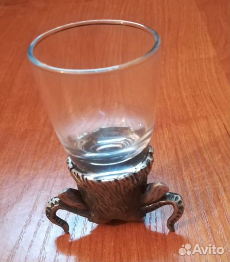 Бокалы и рюмки