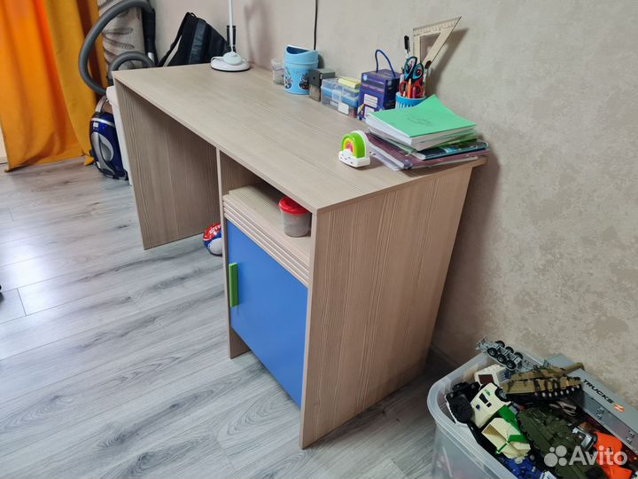 Письменный стол