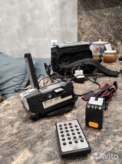 Видеокамера Jvc GR-DVL365EK