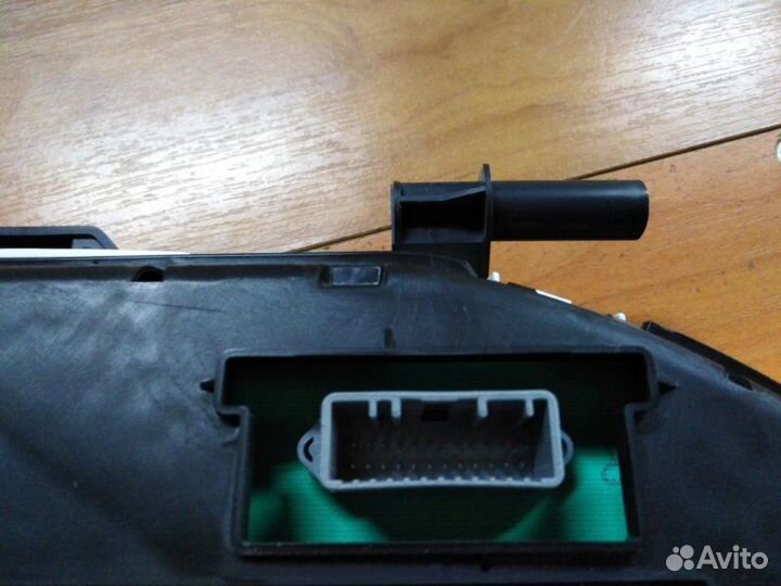 Щиток приборов Renault Clio 2005 - 2013