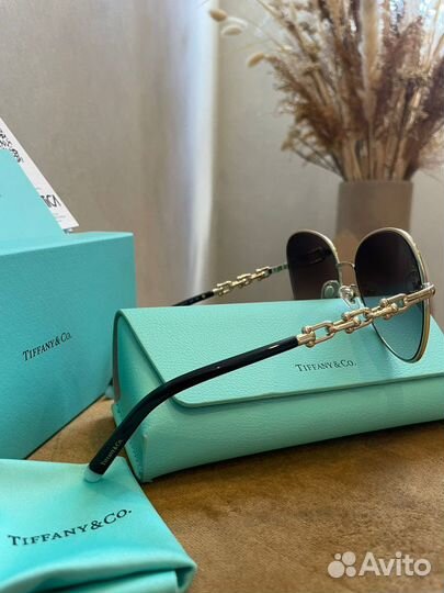 Солнцезащитные очки Tiffany & Co