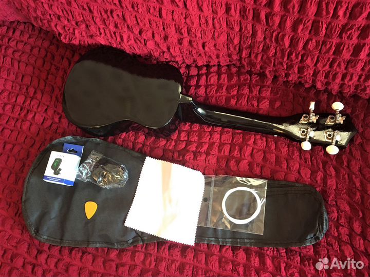 Черная глянцевая новая укулеле комплект