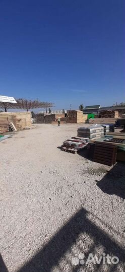 Грузчик на площадку продажи пиломатериалов