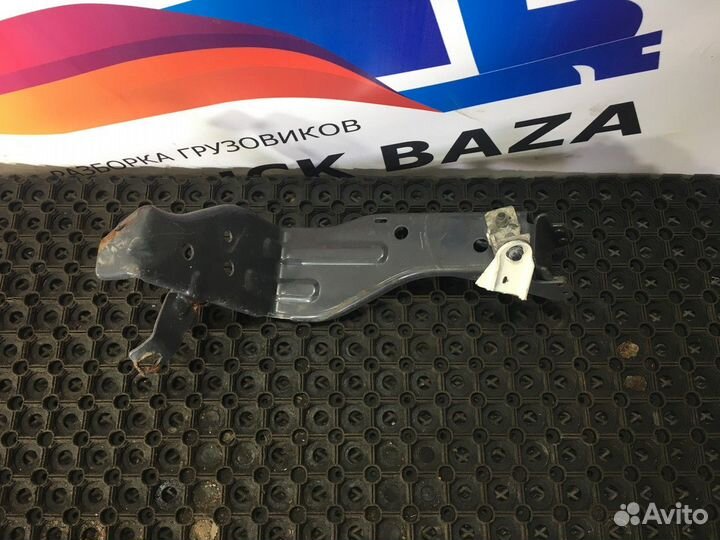 Кронштейн фары правый Volvo FH