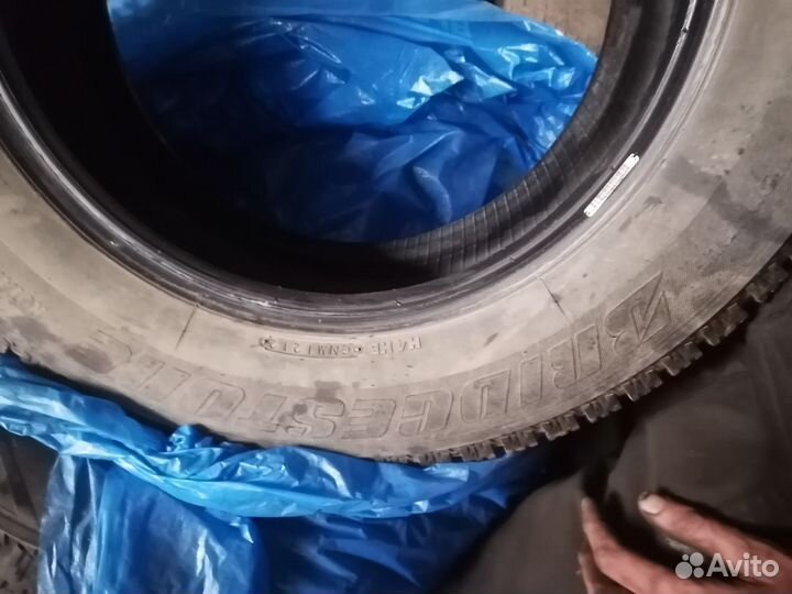 Bridgestone Ice Cruiser 7000 215/65 R16