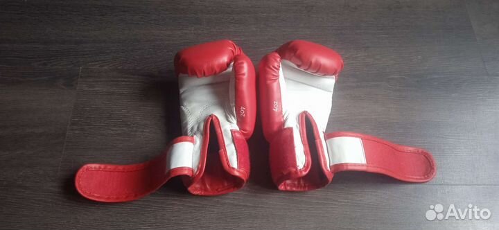 Боксерские перчатки