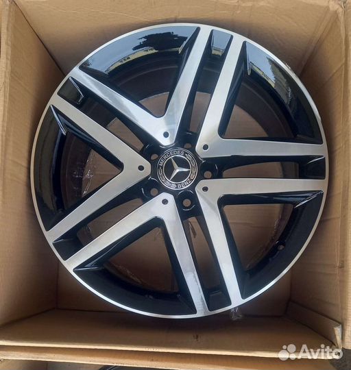 Комплект оригинал на Mercedes V class 447 R19