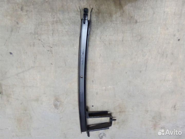 Направляющая стекла передней двери от Renault Meg