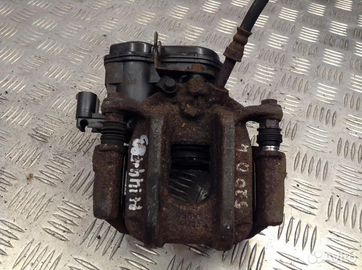 Суппорт тормозной задний левый BMW 5