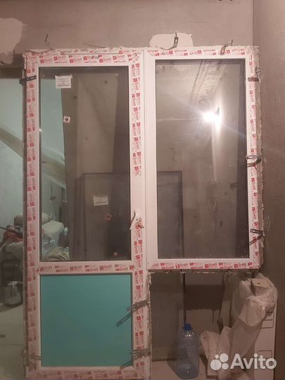 Оконный блок с дверью