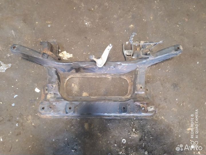 Подрамник Peugeot Partner 1