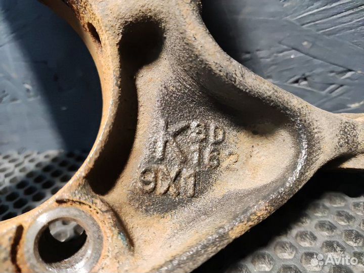 Кулак поворотный передний левый Subaru Forester