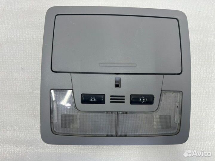 Плафон освещения салона передний Toyota Camry