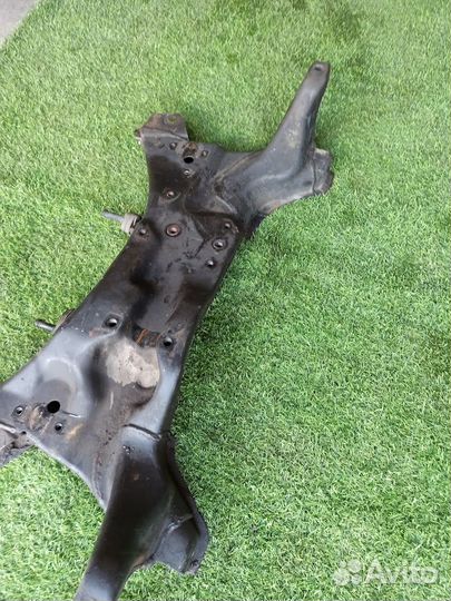 Подрамник передний Mitsubishi Outlander 1