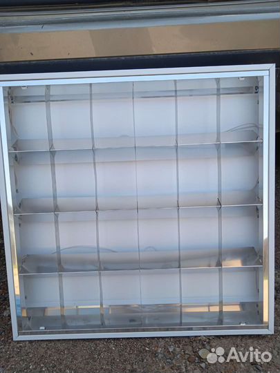 Светильник потолочный встраиваемый